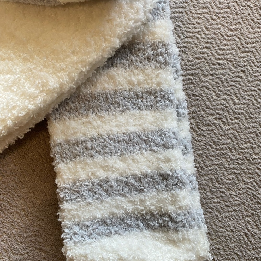 Cozy fuzzy slipper socks 3 pairs NWT Gray and White - Picture 2 of 6